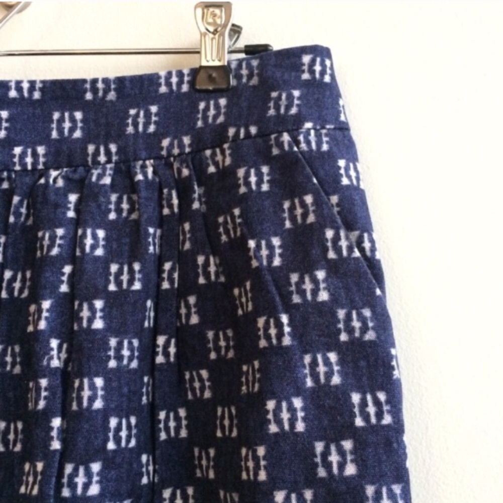 GAP Navy Print Mini Skirt - Picture 2 of 5
